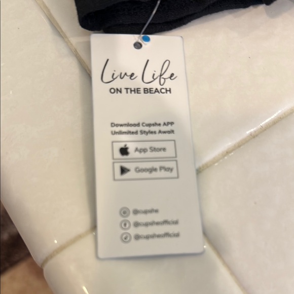 Cupshe Black Swim Coverup - Picture 4 of 5